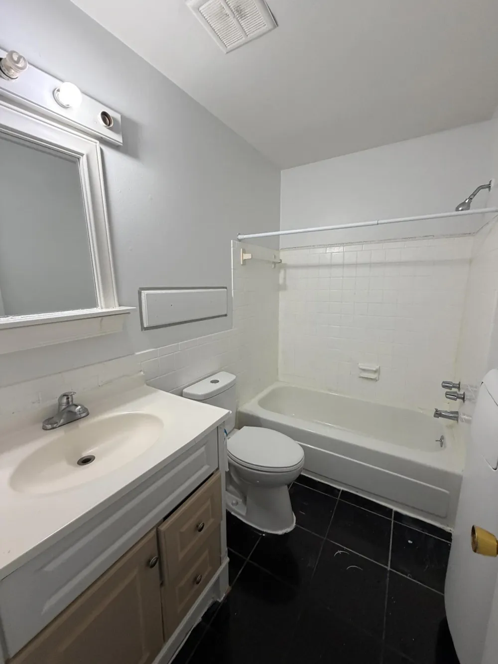 3439 Kenbrooke Court Kalamazoo City, MI 49006
