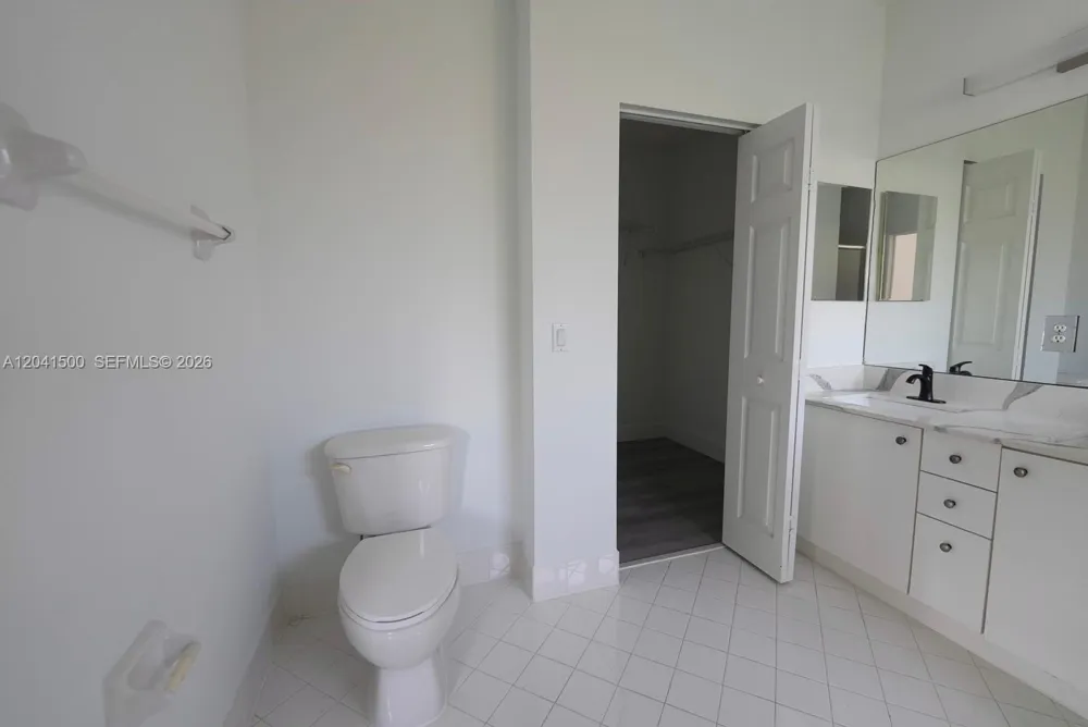 8836 SW 221 TERR Miami, FL 33190