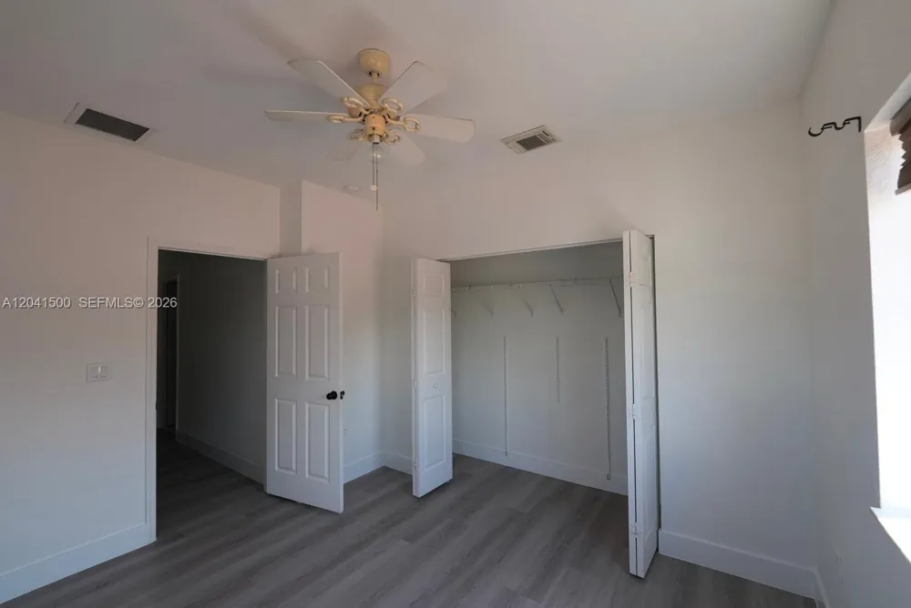8836 SW 221 TERR Miami, FL 33190