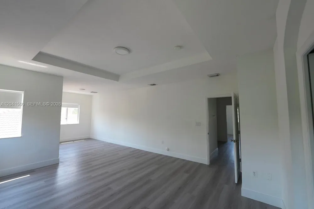8836 SW 221 TERR Miami, FL 33190