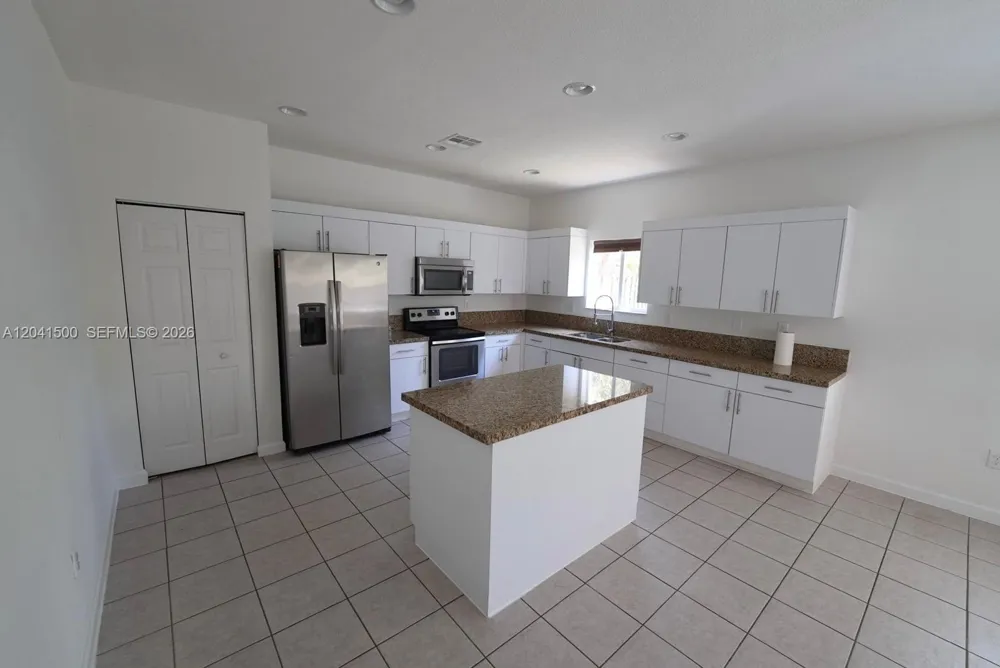 8836 SW 221 TERR Miami, FL 33190