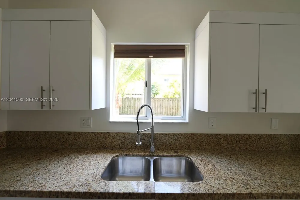 8836 SW 221 TERR Miami, FL 33190