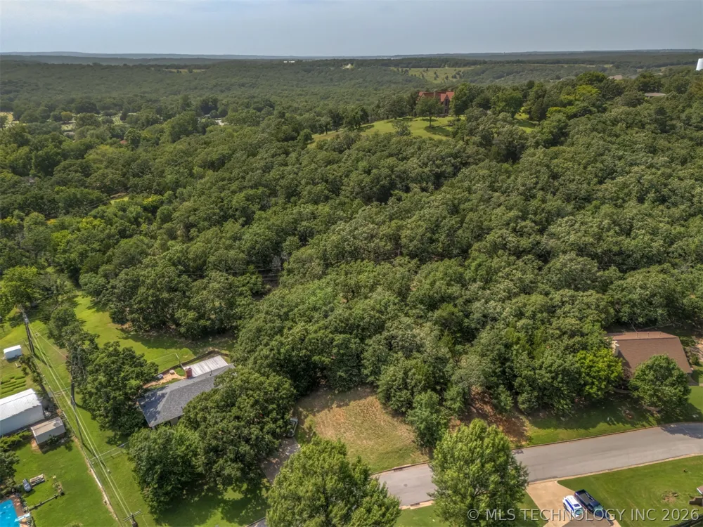 Pin Oak Drive Sand Springs, OK 74063