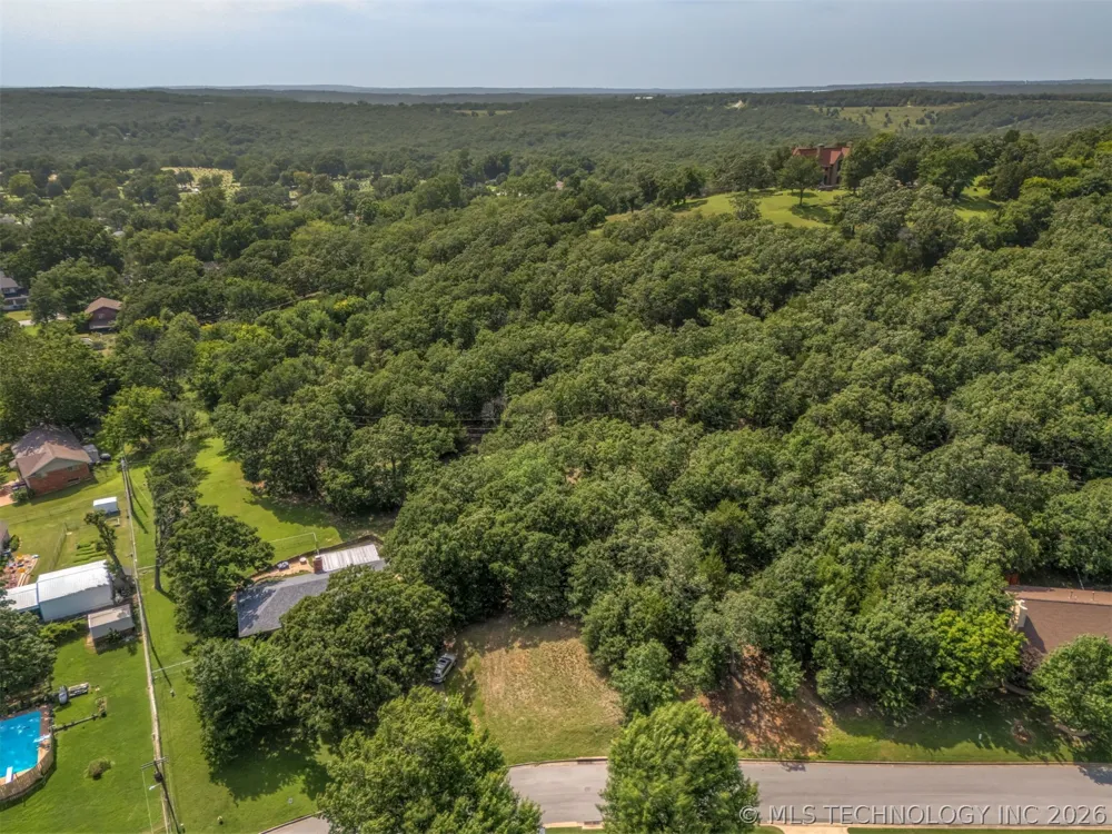 Pin Oak Drive Sand Springs, OK 74063