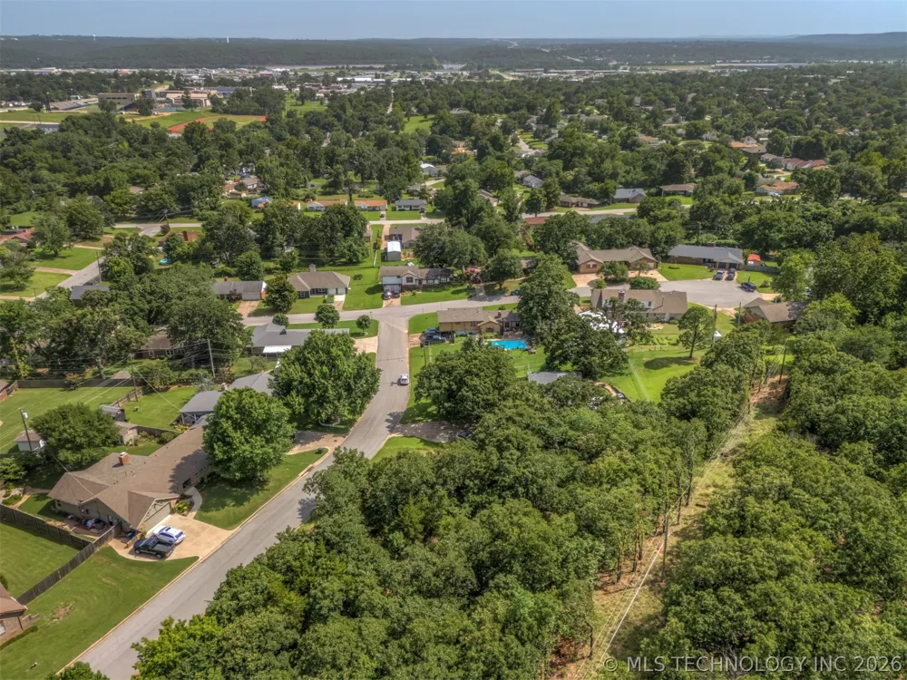 Pin Oak Drive Sand Springs, OK 74063