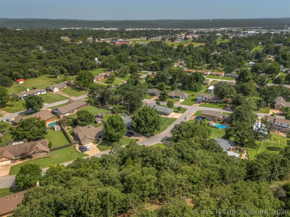 Pin Oak Drive Sand Springs, OK 74063