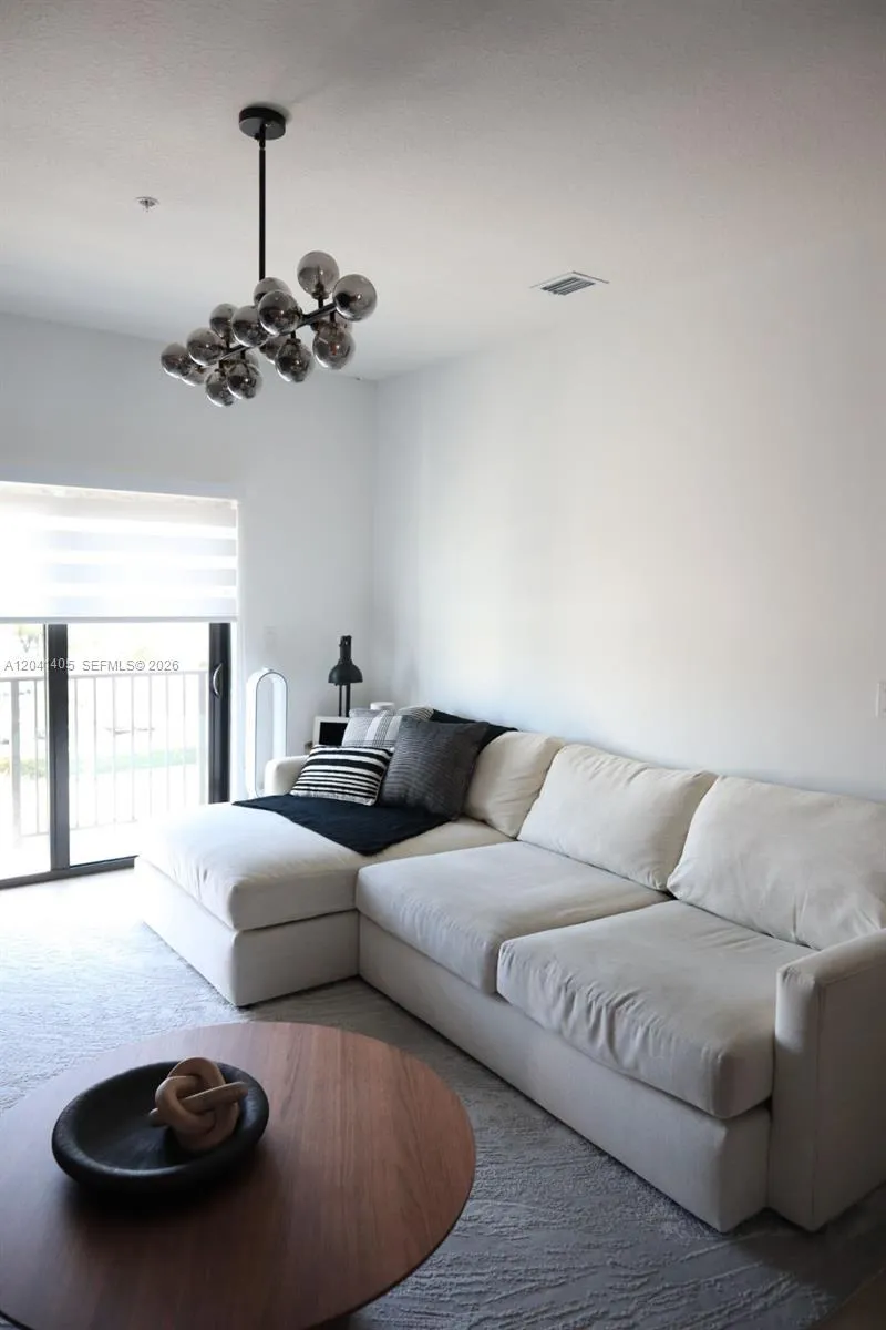 8201 NW 41st St #D-402 Doral, FL 33166