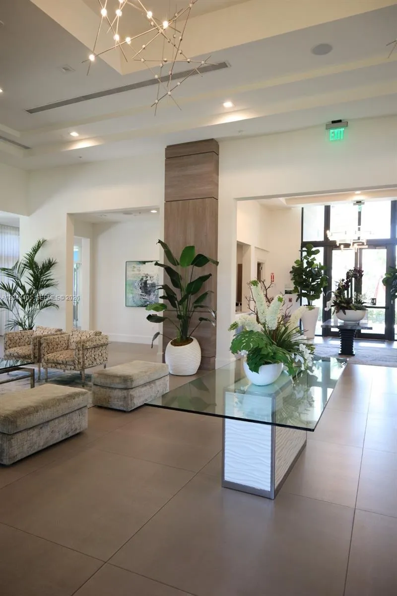 8201 NW 41st St #D-402 Doral, FL 33166