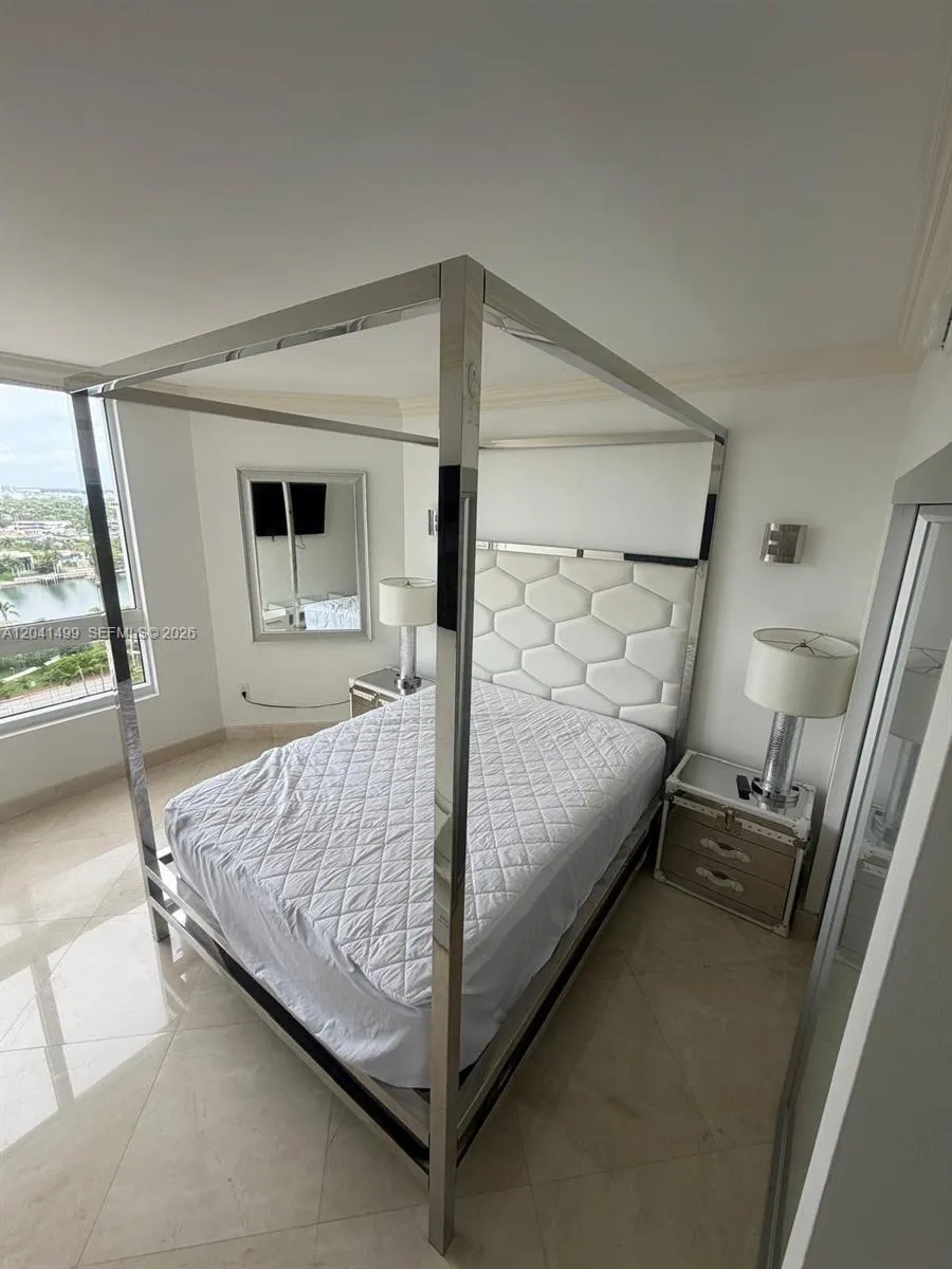 6365 Collins Ave #1707 Miami Beach, FL 33141