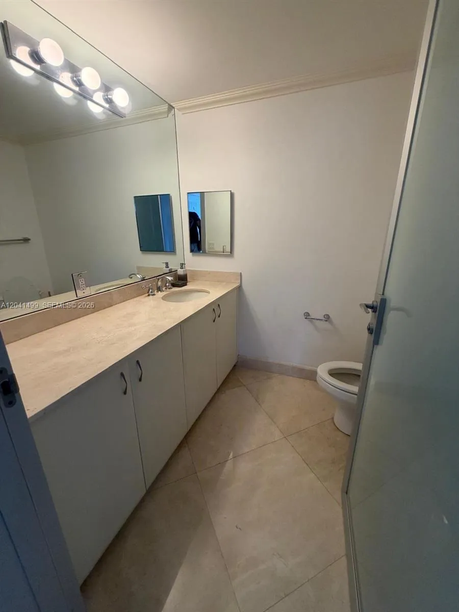 6365 Collins Ave #1707 Miami Beach, FL 33141