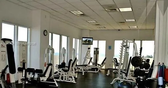 6365 Collins Ave #1707 Miami Beach, FL 33141
