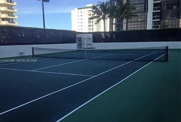 6365 Collins Ave #1707 Miami Beach, FL 33141