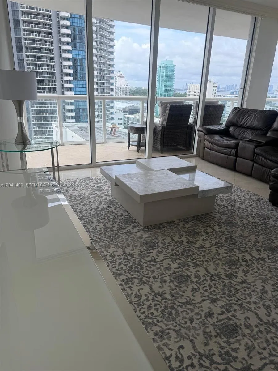 6365 Collins Ave #1707 Miami Beach, FL 33141