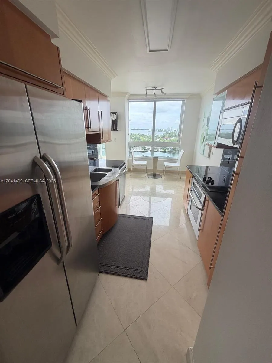 6365 Collins Ave #1707 Miami Beach, FL 33141