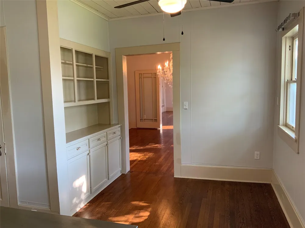 404 W Main Street Bellville, TX 77418