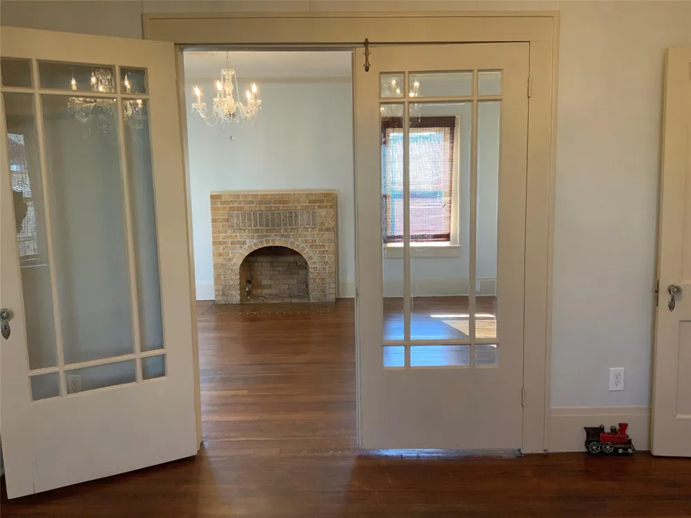 404 W Main Street Bellville, TX 77418
