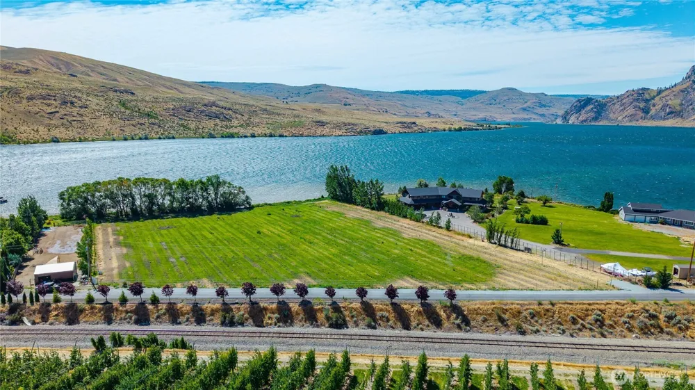 1 Stennes Drive Pateros, WA 98846
