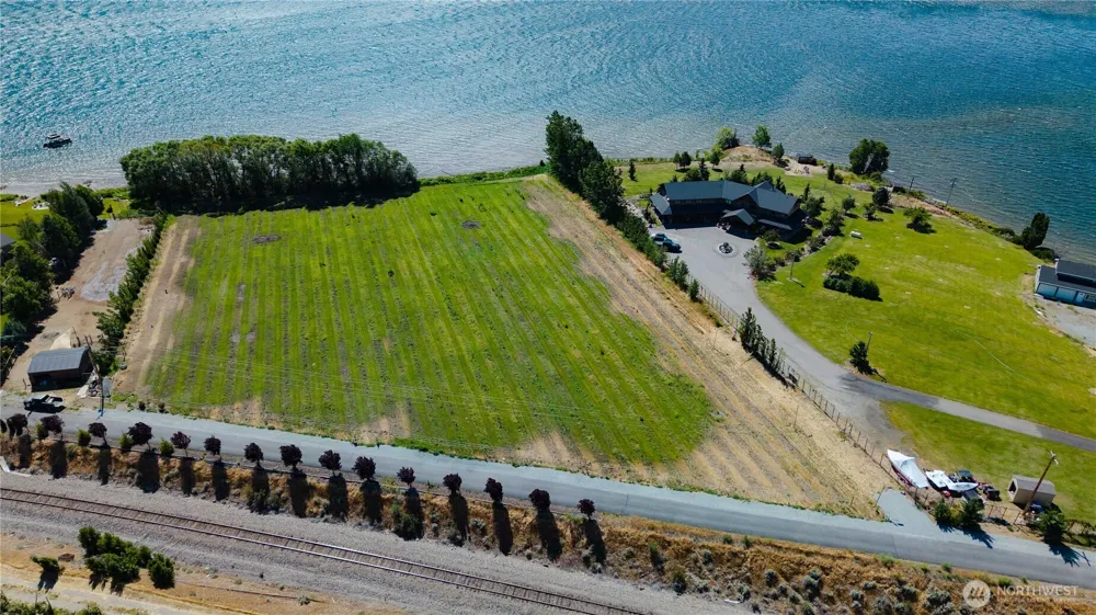 1 Stennes Drive Pateros, WA 98846