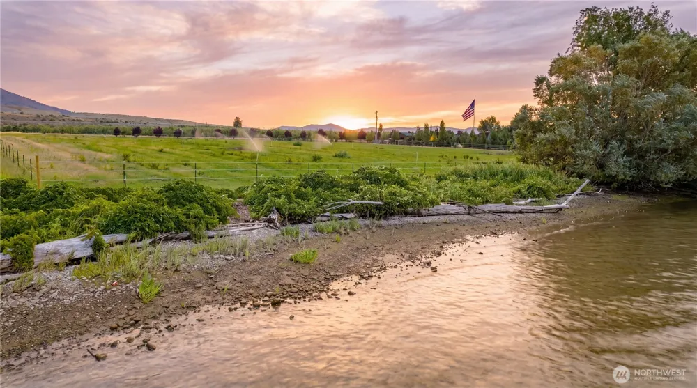 1 Stennes Drive Pateros, WA 98846
