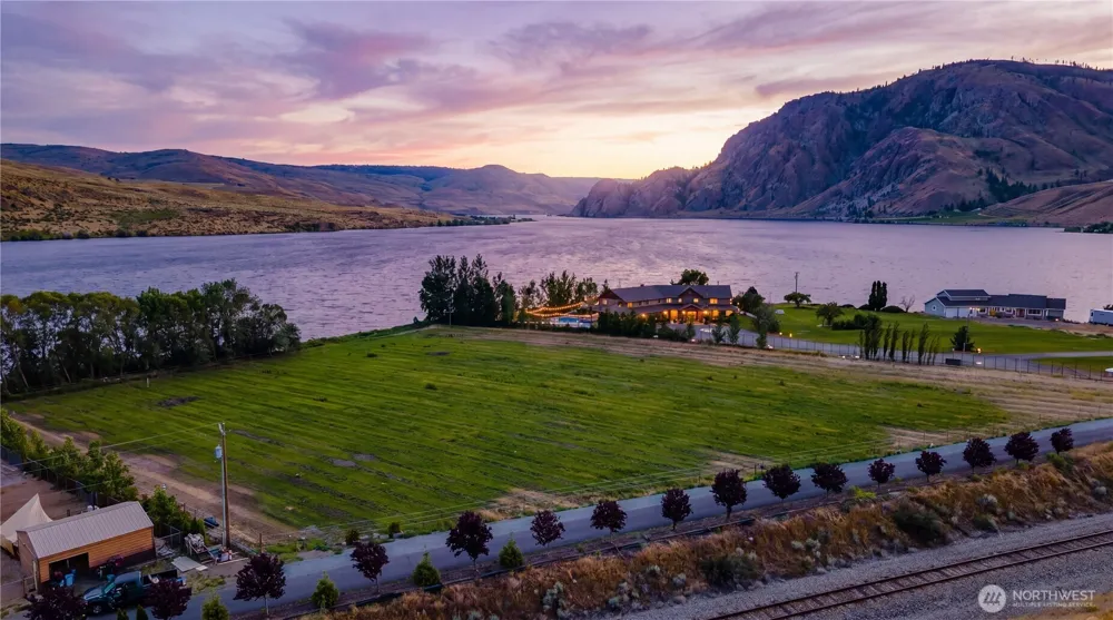 2 Stennes Drive Pateros, WA 98846