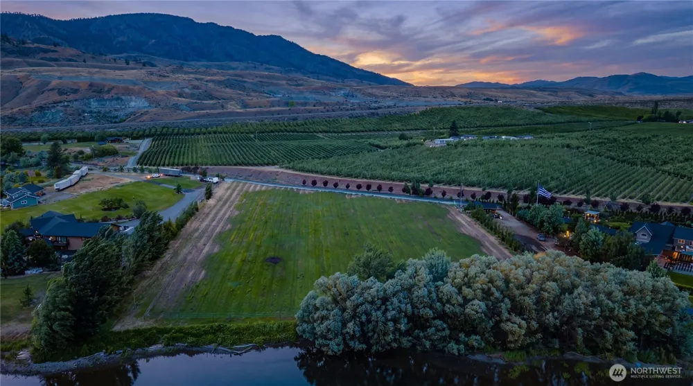 2 Stennes Drive Pateros, WA 98846