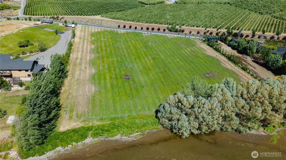 2 Stennes Drive Pateros, WA 98846