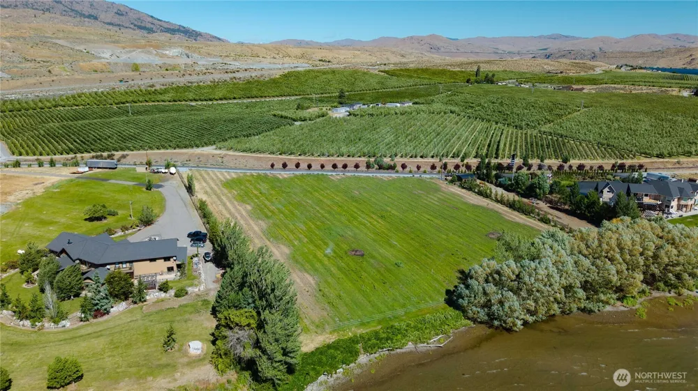 2 Stennes Drive Pateros, WA 98846