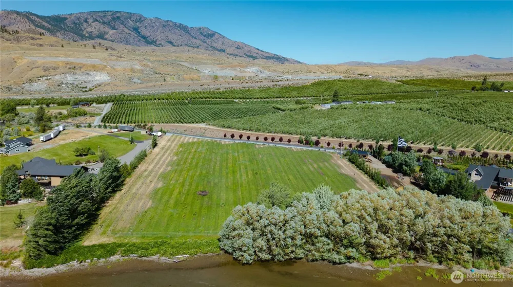 2 Stennes Drive Pateros, WA 98846