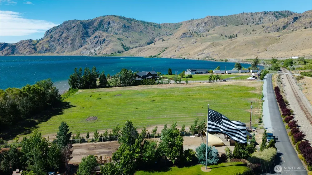 2 Stennes Drive Pateros, WA 98846