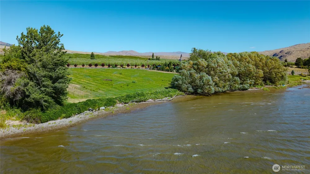 2 Stennes Drive Pateros, WA 98846