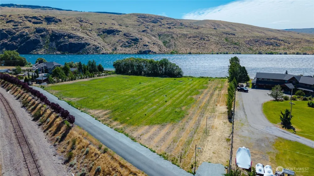 2 Stennes Drive Pateros, WA 98846