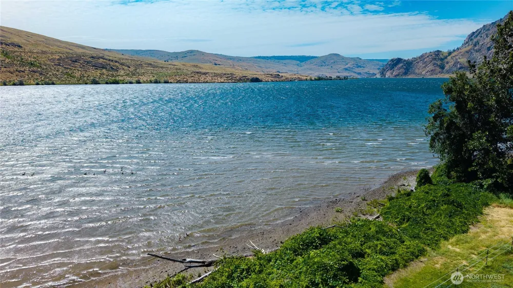 3 Stennes Drive Pateros, WA 98846
