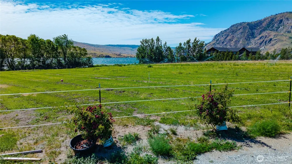 3 Stennes Drive Pateros, WA 98846