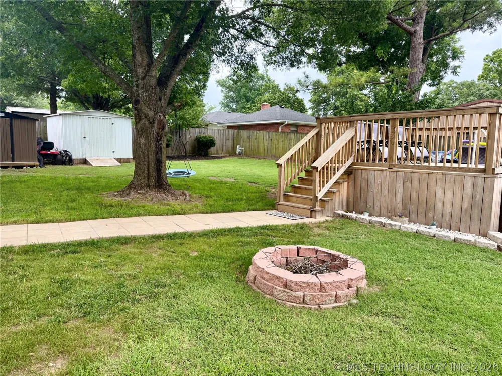 2513 Foliage Ada, OK 74820