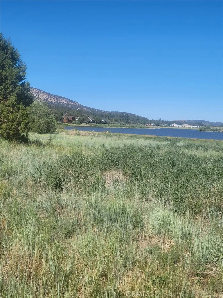 38 North Shore Big Bear City, CA 92314