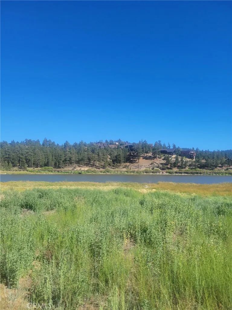 38 North Shore Big Bear City, CA 92314