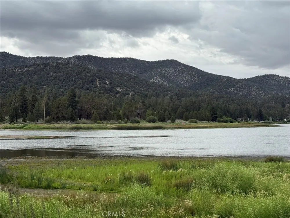 38 North Shore Big Bear City, CA 92314