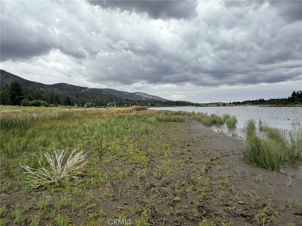 38 North Shore Big Bear City, CA 92314