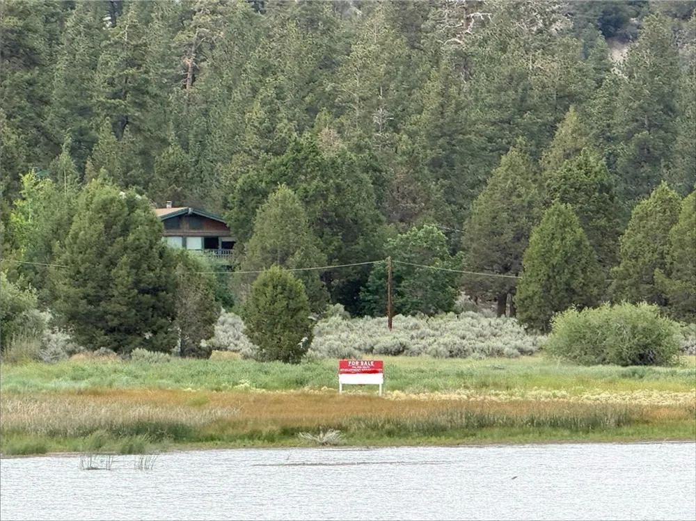 38 North Shore Big Bear City, CA 92314