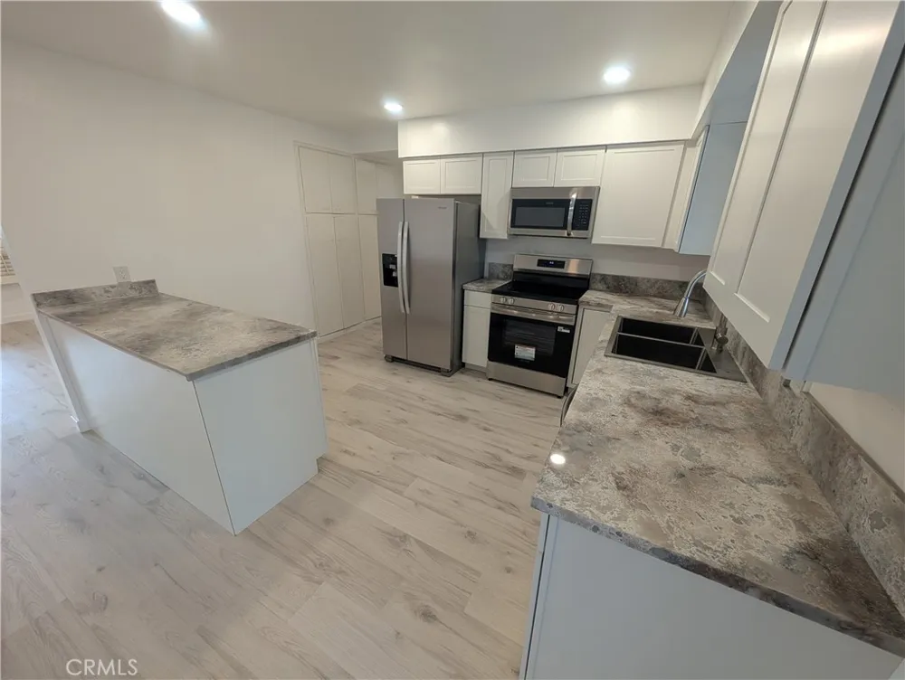 611 S Palm #F Hemet, CA 92543