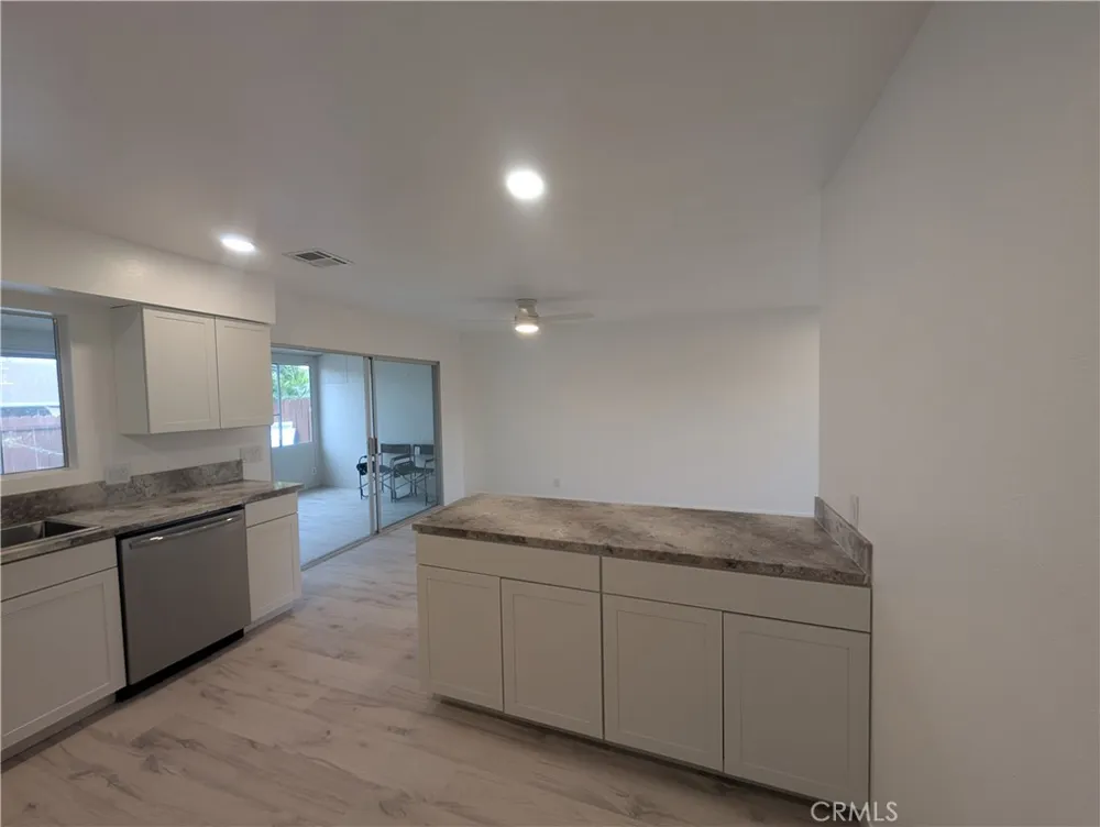 611 S Palm #F Hemet, CA 92543