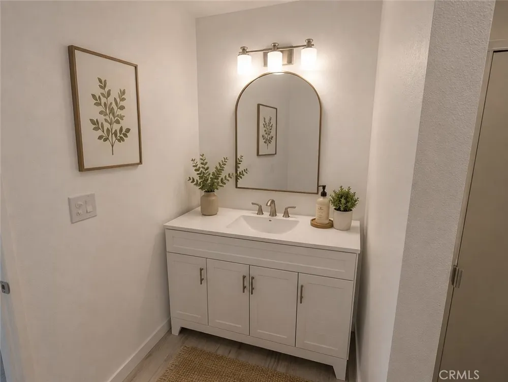 611 S Palm #F Hemet, CA 92543