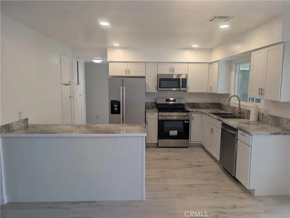 611 S Palm #F Hemet, CA 92543