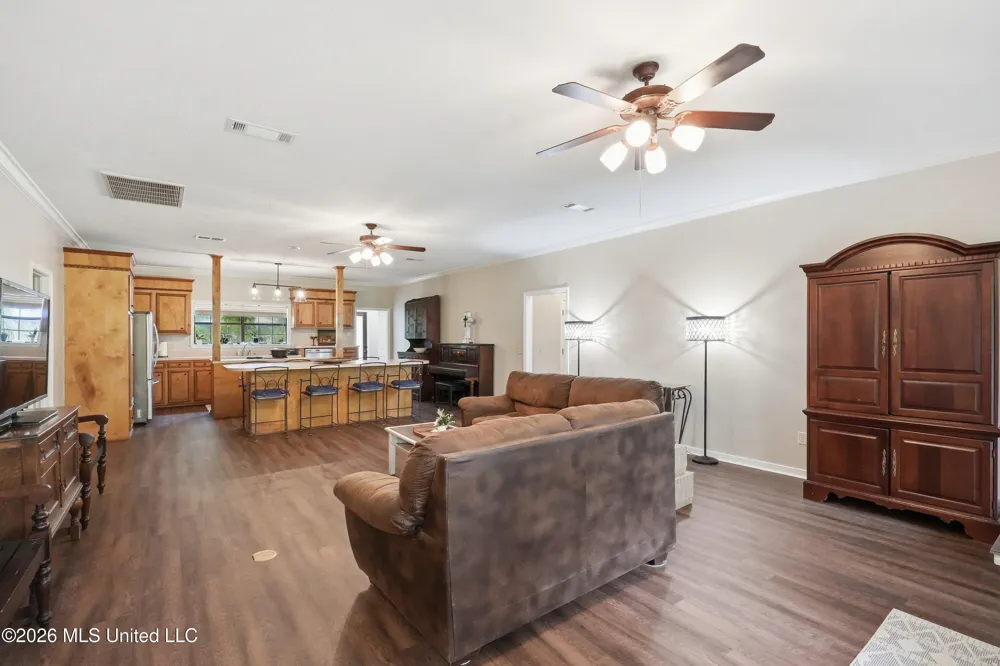 240 Mink Branch Road Pelahatchie, MS 39145