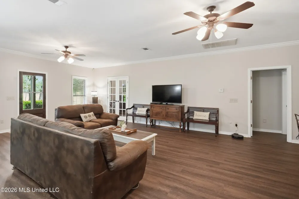 240 Mink Branch Road Pelahatchie, MS 39145