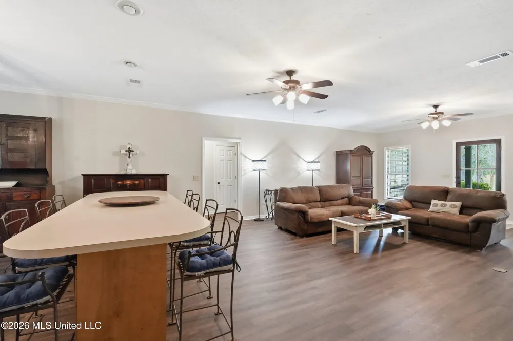 240 Mink Branch Road Pelahatchie, MS 39145