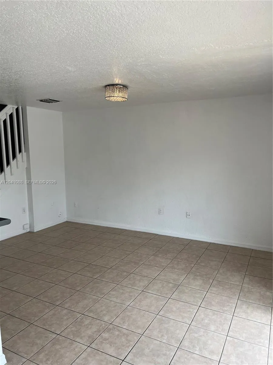 183 Hidden Ct Rd #F-33 Hollywood, FL 33023