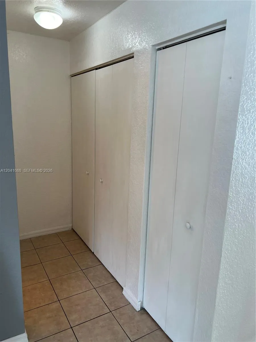 183 Hidden Ct Rd #F-33 Hollywood, FL 33023