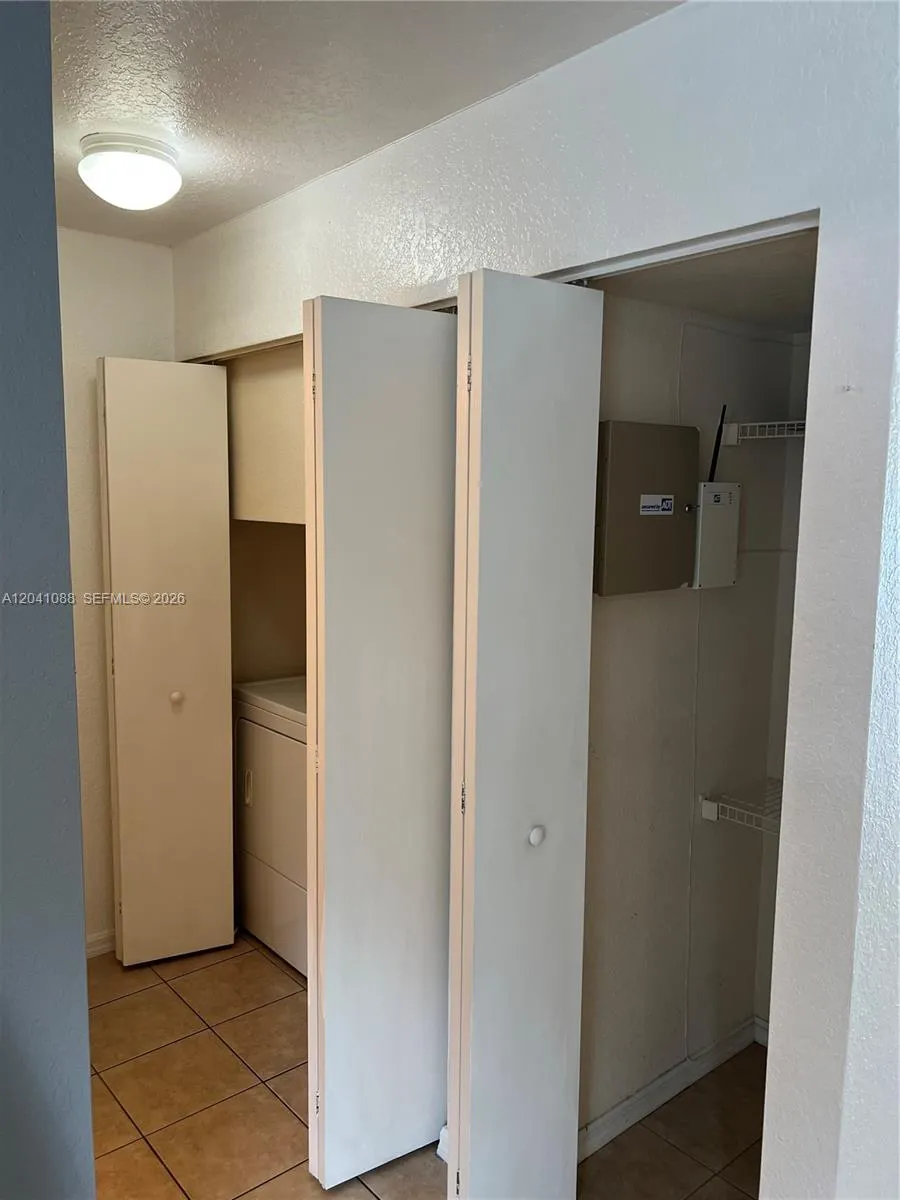 183 Hidden Ct Rd #F-33 Hollywood, FL 33023