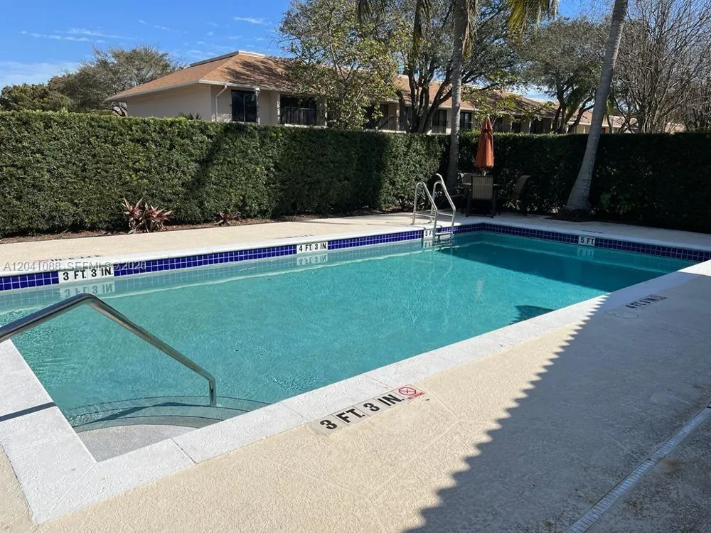 183 Hidden Ct Rd #F-33 Hollywood, FL 33023